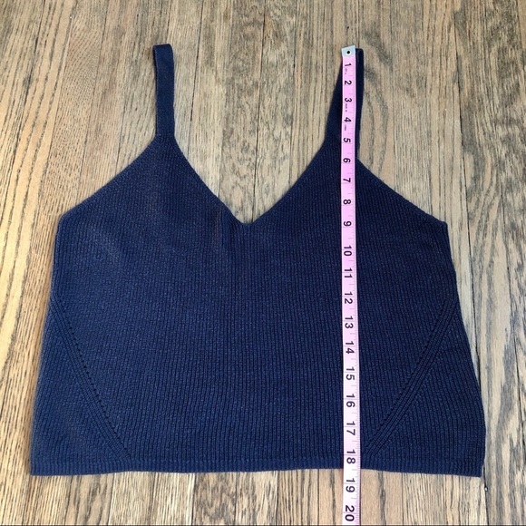 ✨3/$30✨Navy Blue Knit Cropped Tank Top | M​​ - Picture 5 of 7
